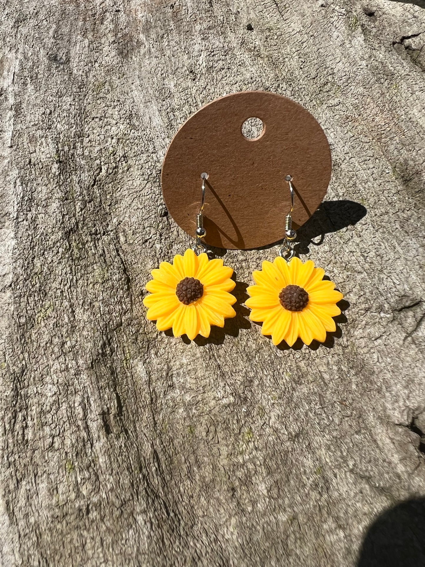 Dangly Daisy Earrings